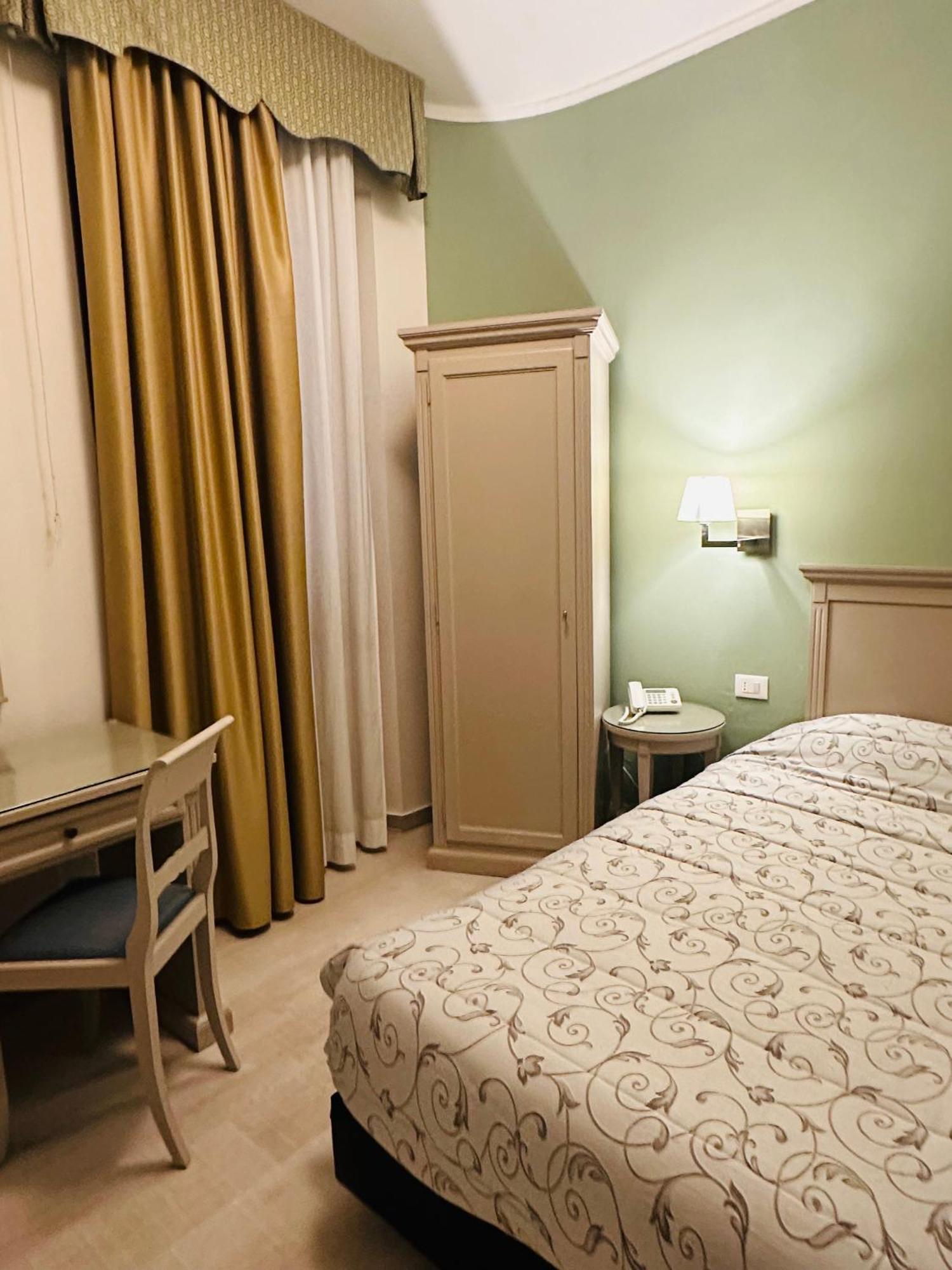 Hotel Bristol 的里雅斯特 外观 照片